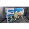 Image 1 : Vintage sailboat model kit
