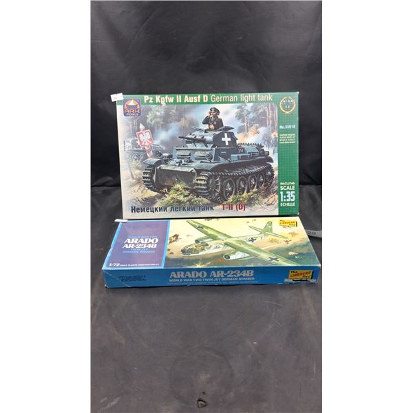 2 vintage model kits