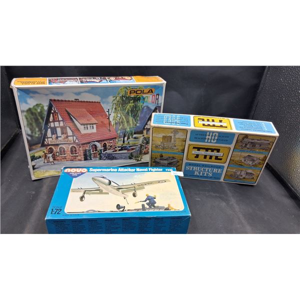 3 vintage model kits