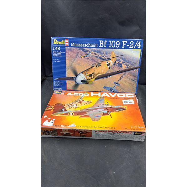 2 vintage model kits