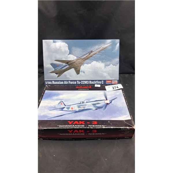 2 vintage model kits