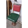 Image 2 : 50s diner swivel chair