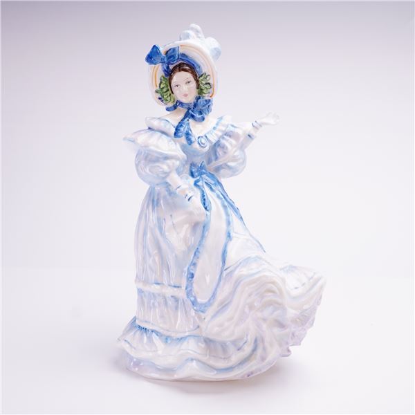 Royal Doulton Flowers of Love HN3700 Forget-Me-Nots Figurine