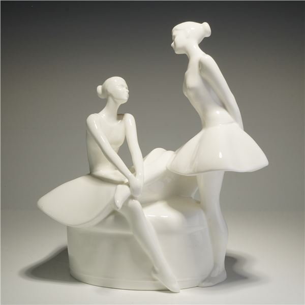 Royal Doulton Images Series Figurine, The Performance HN3827