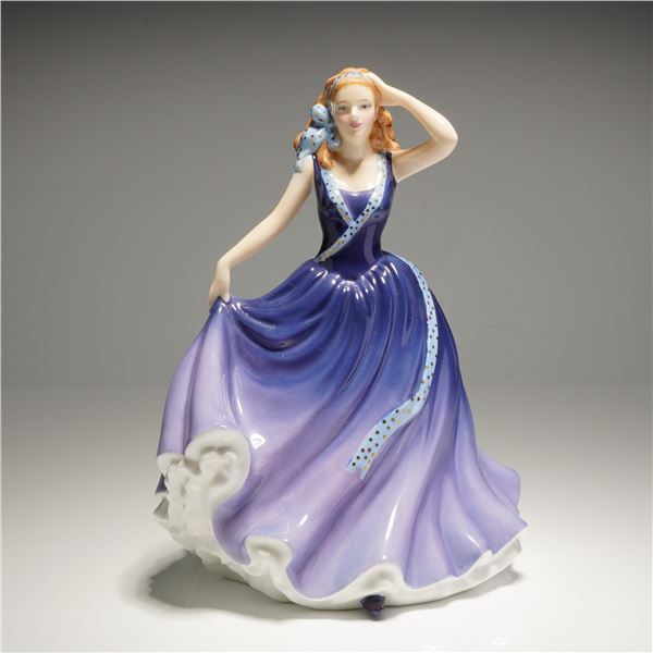 Royal Doulton Pretty Ladies Figurine Sarah HN 5316