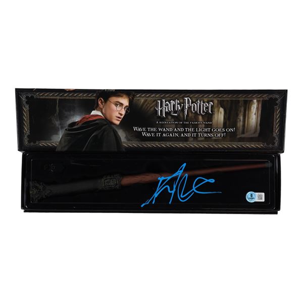 DANIEL RADCLIFFE SIGNED HARRY POTTER WAND - BECKETT COA