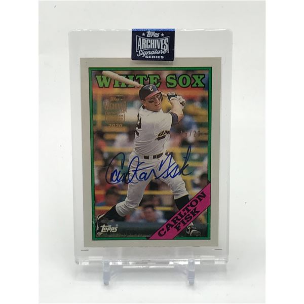 TOPPS ARCHIVE SIGNATURE SERIES CARLTON FISK SIGNED TRADING CARD