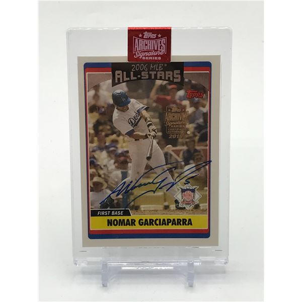 2006 TOPPS ARCHIVE SIGNATURE SERIES NOMAR GARCIAPARRA SIGNED TRADING CARD