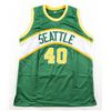 Image 3 : SHAWN KEMP SIGNED SEATTLE SUPERSONICS BASKETBALL JERSEY (BECKETT COA)