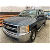 Image 3 : PARKSVILLE - 2010 CHEVROLET SILVERADO BLUE 304549 KMS "NO RESERVE" - D217873