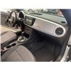Image 38 : PARKSVILLE - 2012 VOLKSWAGEN BEETLE GREY 181554 KMS - B602032