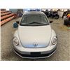 Image 7 : PARKSVILLE - 2012 VOLKSWAGEN BEETLE GREY 181554 KMS - B602032