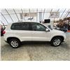 Image 11 : PARKSVILLE - 2013 VOLKSWAGEN TIGUAN WHITE 215272 KMS - J568625