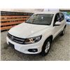 Image 3 : PARKSVILLE - 2013 VOLKSWAGEN TIGUAN WHITE 215272 KMS - J568625