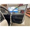 Image 37 : PARKSVILLE - 2011 KIA RONDO WHITE 148314 KMS - D334477