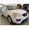 Image 8 : PARKSVILLE - 2011 KIA RONDO WHITE 148314 KMS - D334477