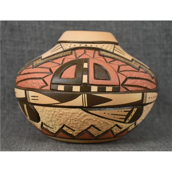 HOPI POTTERY VASE (ELSON SECKLETSTEWA)