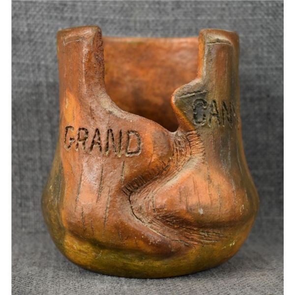 NAVAJO GRAND CANYON COMMEMORATIVE POTTERY JAR (S.H.)