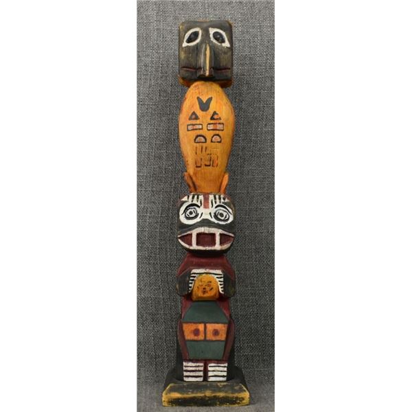 DECORATIVE TOTEM POLL