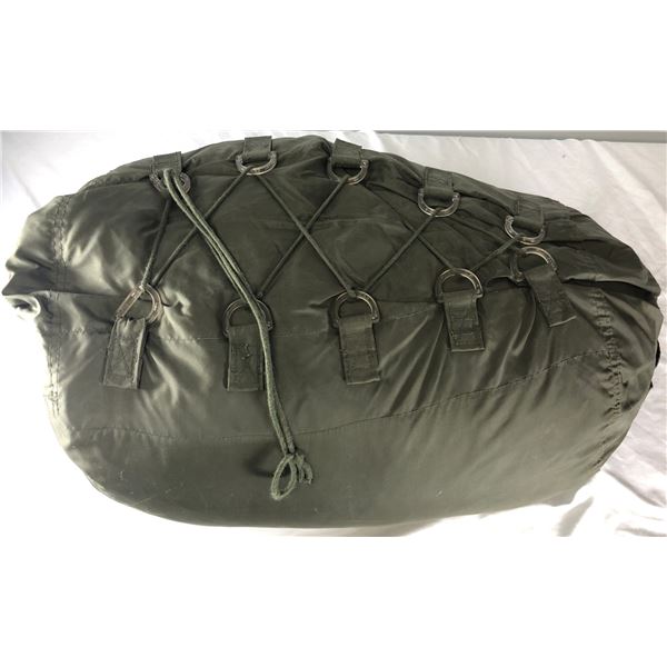 Canadian Army Sleeping Bag w/ Cover