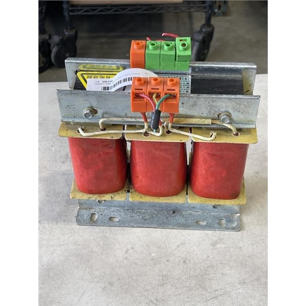 TRANSFORM 220 INPUT / 380 OUTPUT