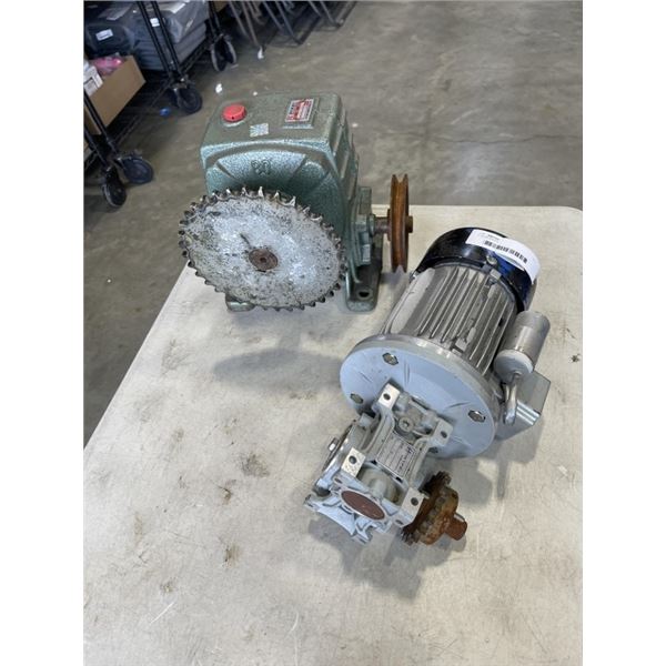 2 GEAR BOXES
