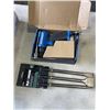 Image 1 : AS NEW MASTERCRAFT AIR POWERED CHISEL AND NEW SET OF 3 BITS