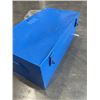 Image 5 : 2 METAL BOXES WITH LATCH FOR LOCKING