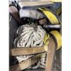 Image 2 : TOTE OF VARIOUS SIZE STRAPS AND ROPE