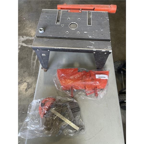 ROUTER TABLE W/ ACCESSORIES