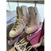 Image 4 : 3 PAIRS OF FIGURE SKATES
