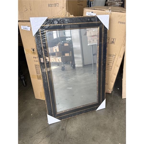 BRAND NEW 2FT x 3FT DECORATIVE WALL MIRROR IN BOX