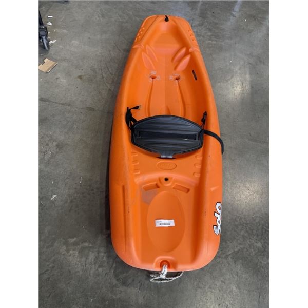 PELICAN SOLO ORANGE PLASTIC KAYAK