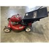 Image 4 : BRIGGS AND STRATON GAS LAWNMOWER
