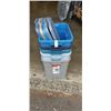 Image 1 : 5 RUBBERMAID TOTES AND LIDS