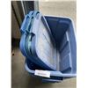 Image 4 : 6 BLUE TOTES W/ SOME LIDS