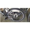 Image 2 : RUSTY/ BLACK NEXT BIKE