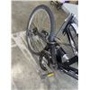 Image 3 : BLACK RALEIGH BIKE