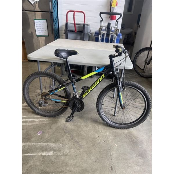 BLACK SCHWINN BIKE