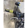 Image 2 : BLACK SCHWINN BIKE
