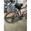 Image 2 : BLACK TREK BIKE