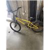 Image 1 : YELLOW BMX BIKE