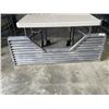 Image 1 : 5TH WHEEL LOUVERED TAILGATE