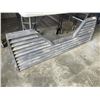 Image 2 : 5TH WHEEL LOUVERED TAILGATE