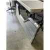 Image 3 : 5TH WHEEL LOUVERED TAILGATE