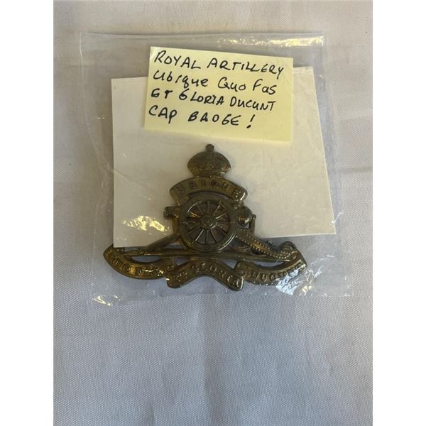 ROYAL ARTILLERY UNIQUE QUO FAS GT GLORIA DUCUNT CAP BADGE