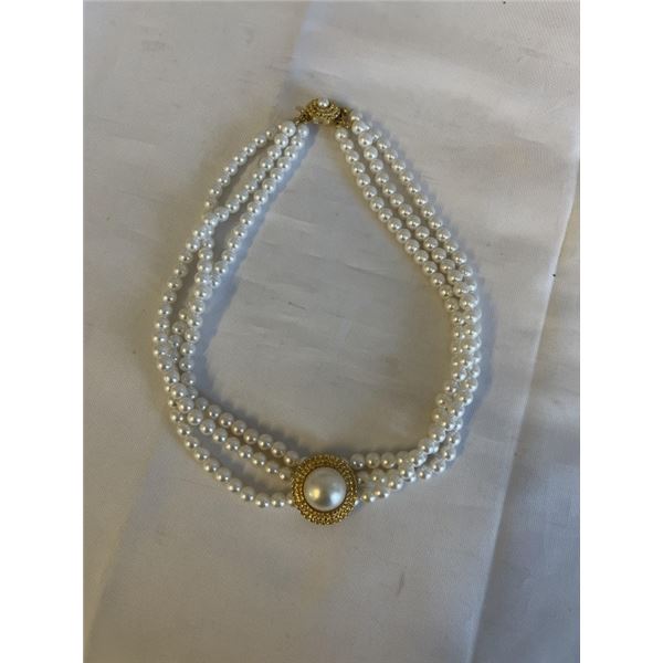 TRIPLE STRAND W/ WHITE PEARLS CHOKER NECKLACE