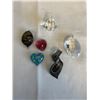 Image 3 : 3 HEAVY GLASS BEADS BRACELETS AND 6 GLASS PENDANTS