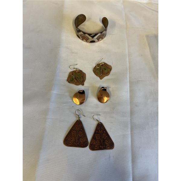 3 PAIRS OF VINTAGE COPPER EARRINGS AND ONE OPEN CUFF BANGLE