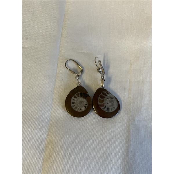 PAIR OF VINTAGE FOSSIL AMMONITE STONES DANGLE EARRINGS
